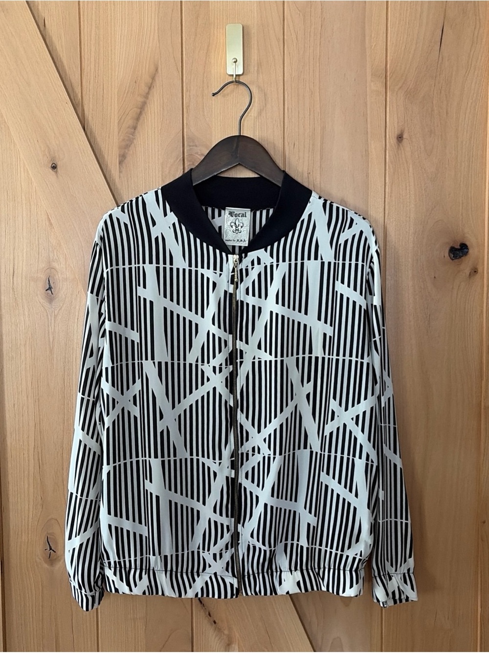 Be Vocal Jacket Womens M Black White Zip Front Bomber Made USA Abstract Print